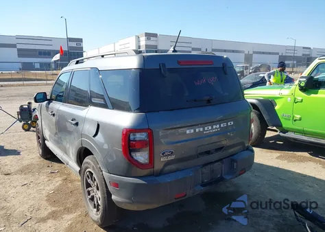 2022 Ford Bronco Sport Big Bend z USA, uszkodzony, nr VIN 3FMCR9B67NRD24784